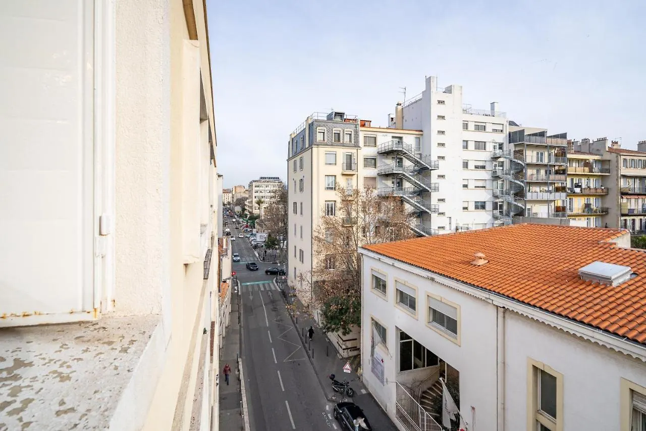 Apt Lumineux Et Tres Cosy Avec Balcon By Weekome Marseille 0*,  France