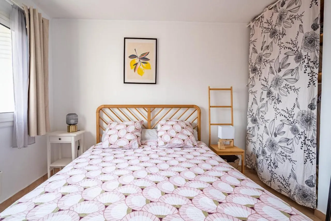 Apt Lumineux Et Tres Cosy Avec Balcon By Weekome Marseille