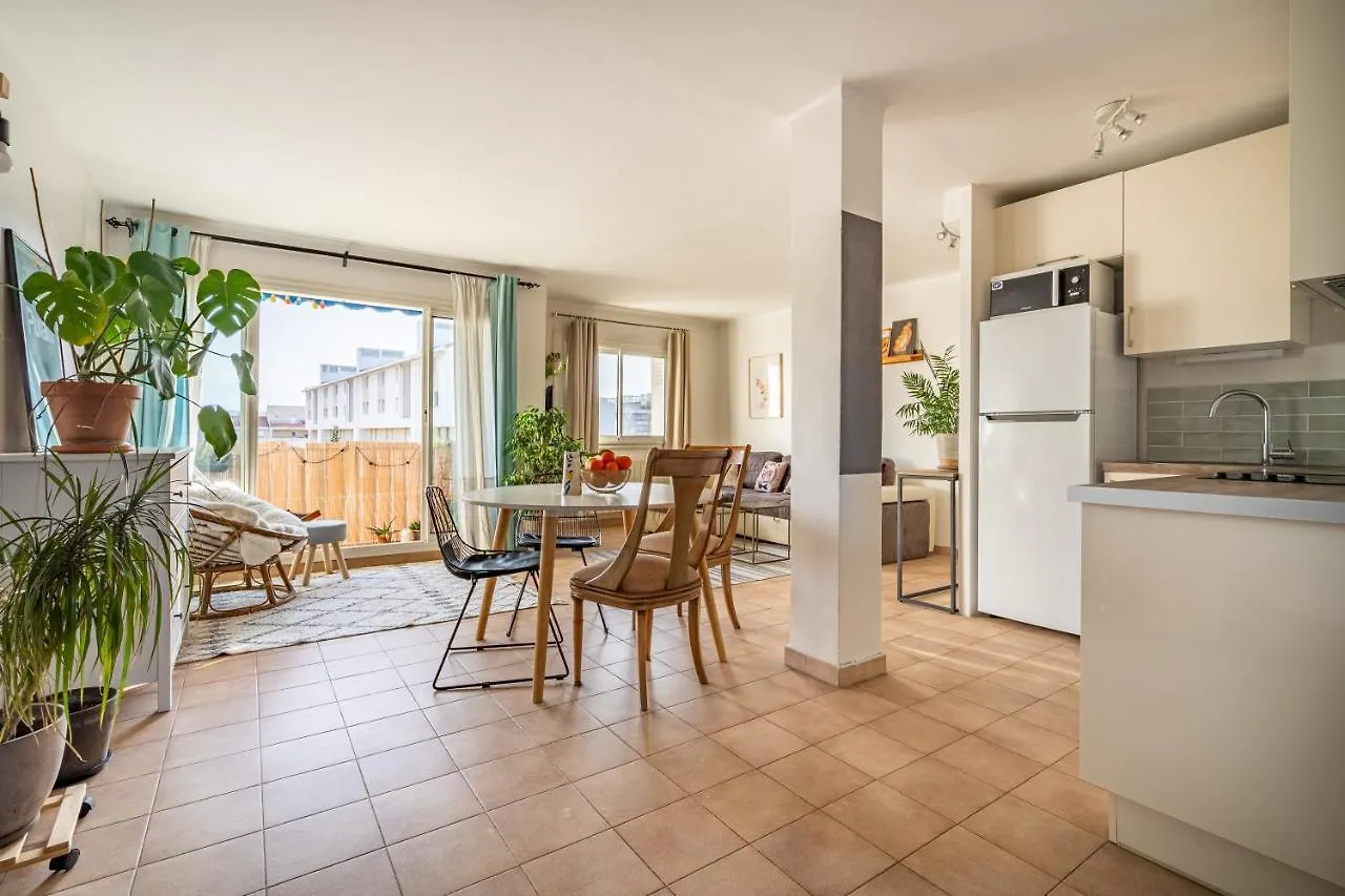 Apt Lumineux Et Tres Cosy Avec Balcon By Weekome Marseille Apartment