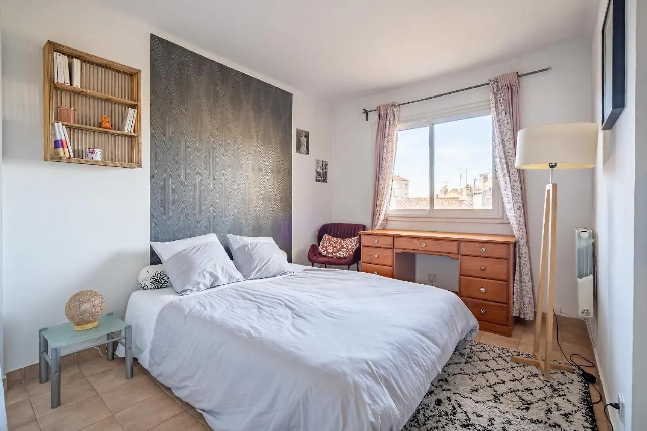 Apt Lumineux Et Tres Cosy Avec Balcon By Weekome Marseille 0*,